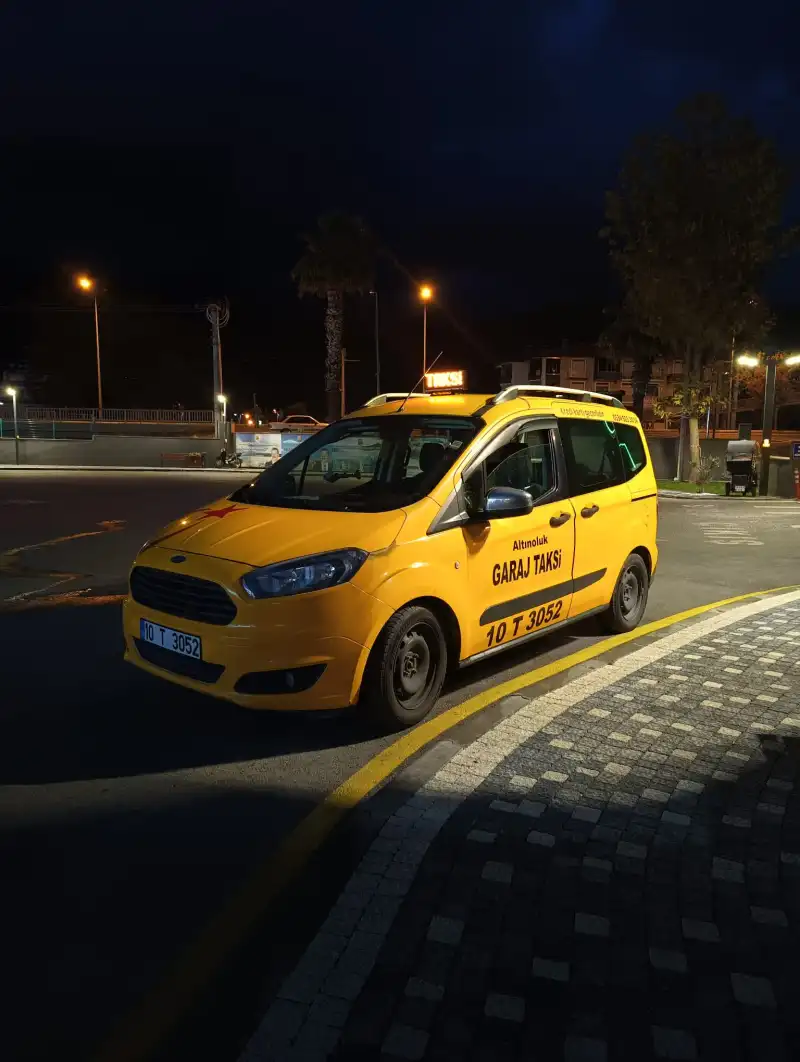 Altınoluk Taksi - Temiz Araç
